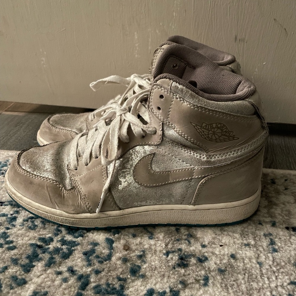 Air Jordan ones - Picture 2 of 5